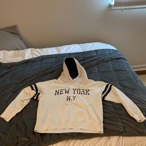A New York white small sweatshirt